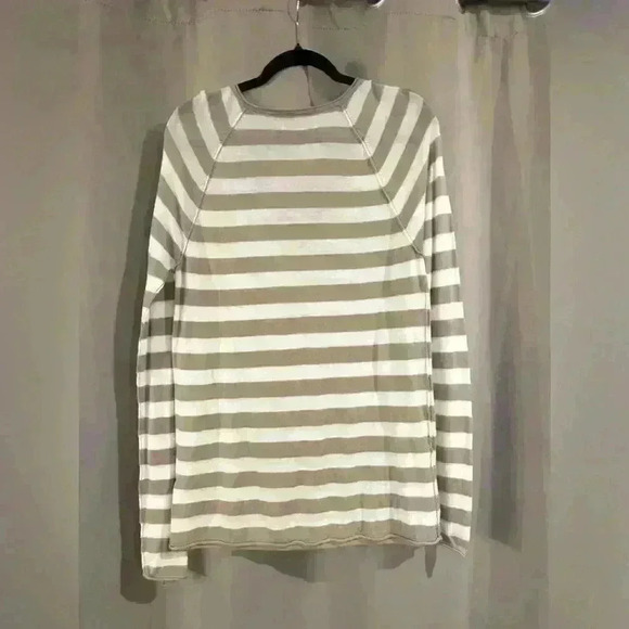Women’s Striped Tex Thin Sweater - Picture 2 of 5